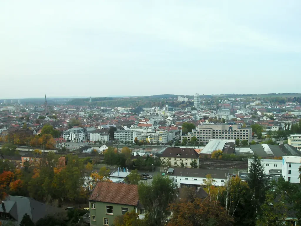 Blick vom Betzenberg über das Stadtbild von Kaiserslautern